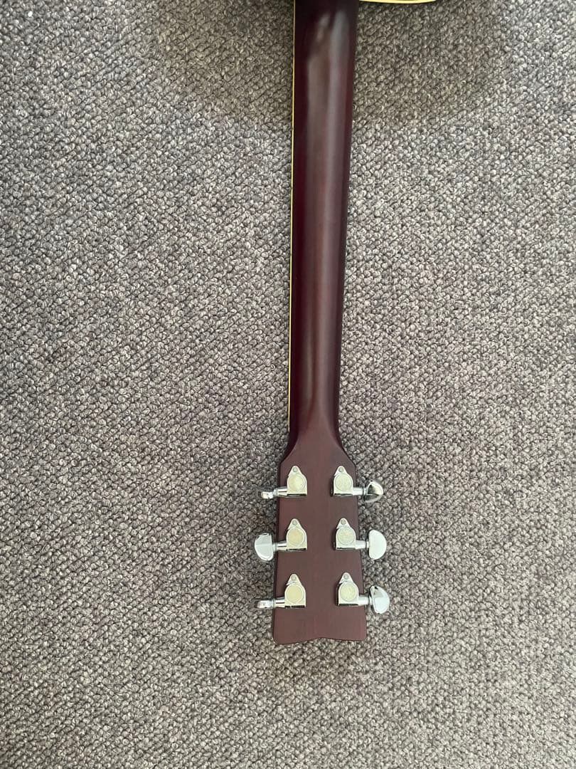 Yamaha アコースティックギター　カポ付き レッド/ブラック　FS720S