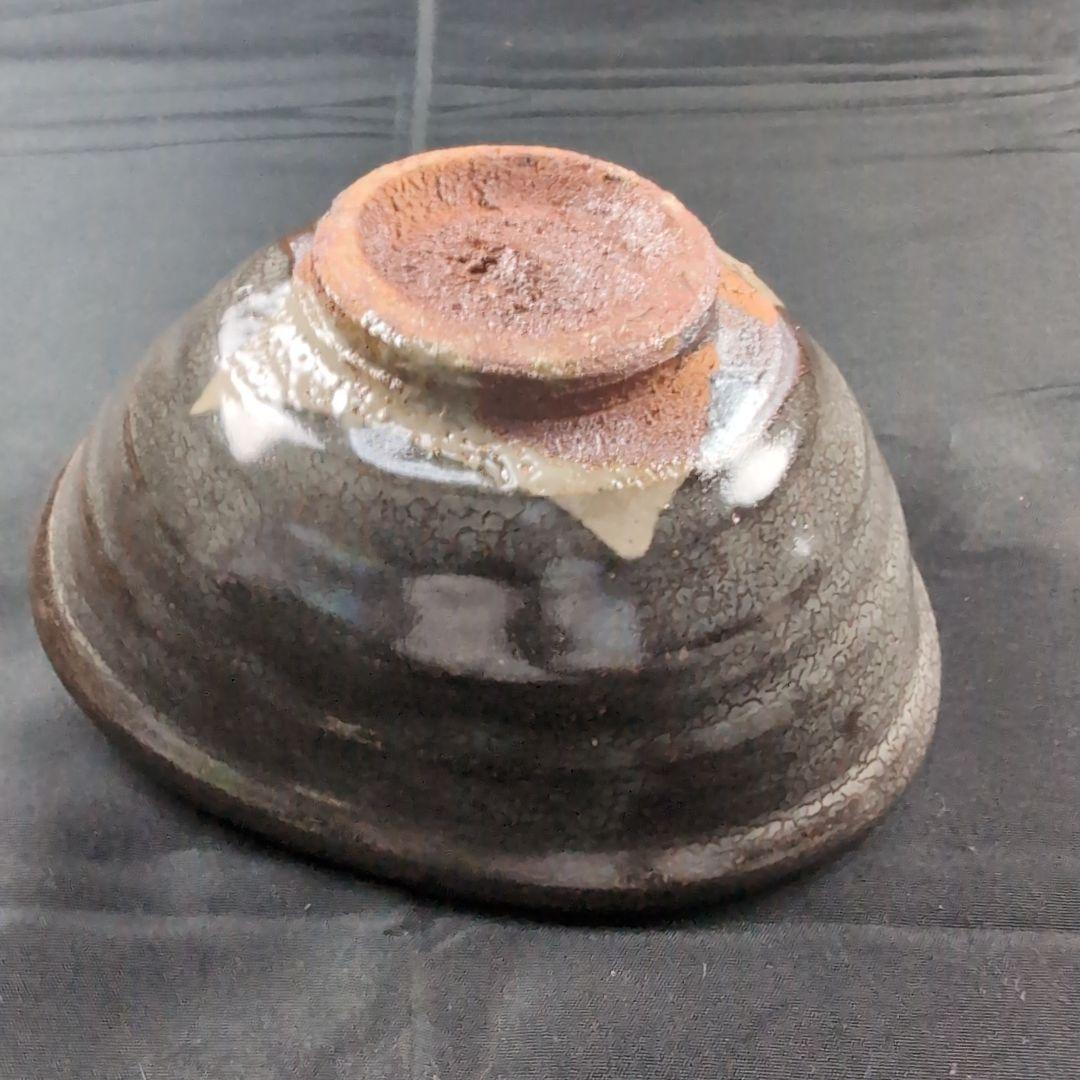 西岡良弘 氏作 唐津沓茶碗 唐津茶碗 黒釉茶碗 唐津黒釉沓茶碗合わせ箱付き