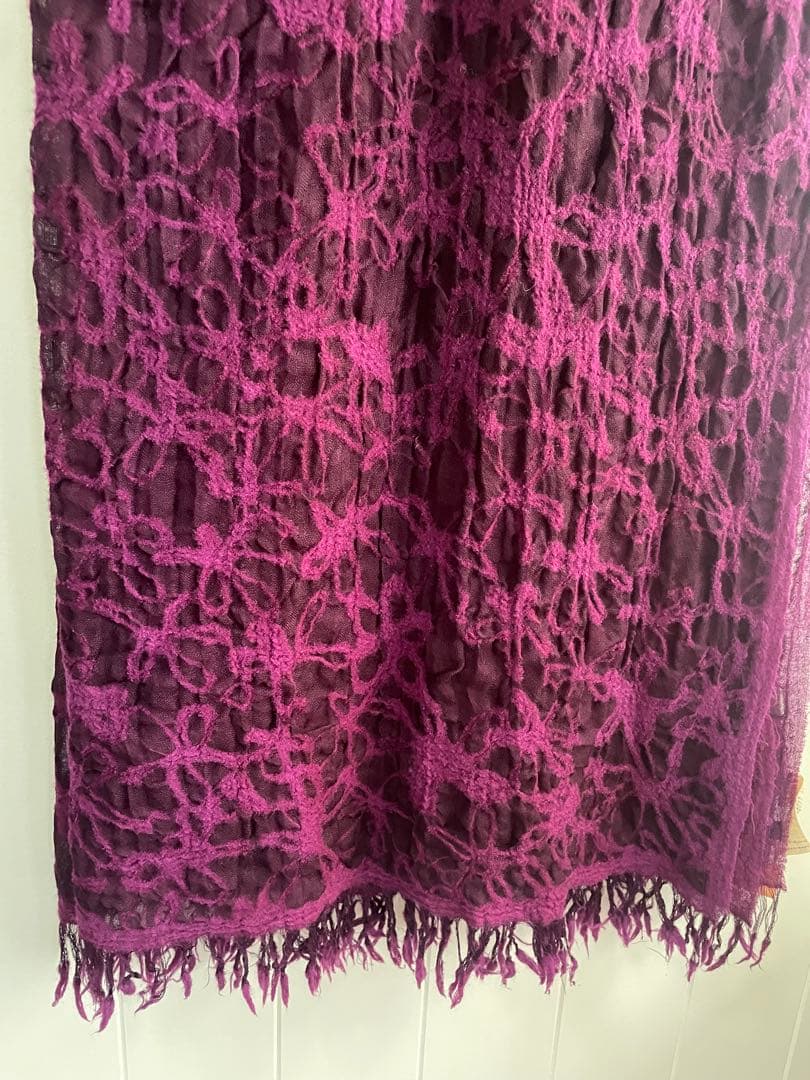 ⬇️ヨーガンレール　☆ 花フェルトスカーフ