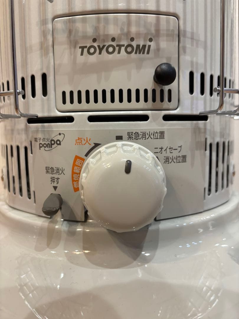 【24年購入】トヨトミ KS-67H-W 石油ストーブ　12月20日以降発送予定