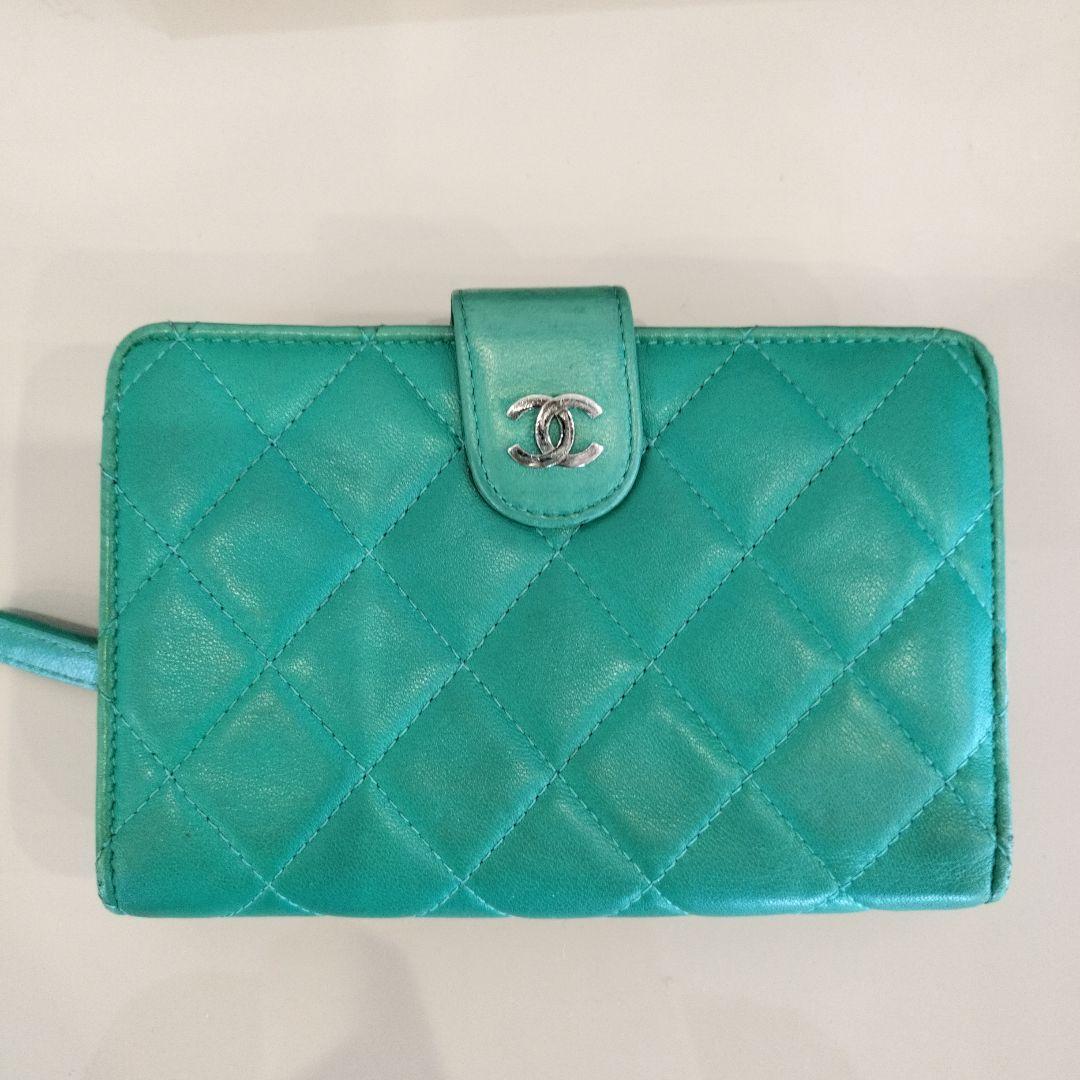 CHANEL マトラッセ 二つ折りコンパクト財布