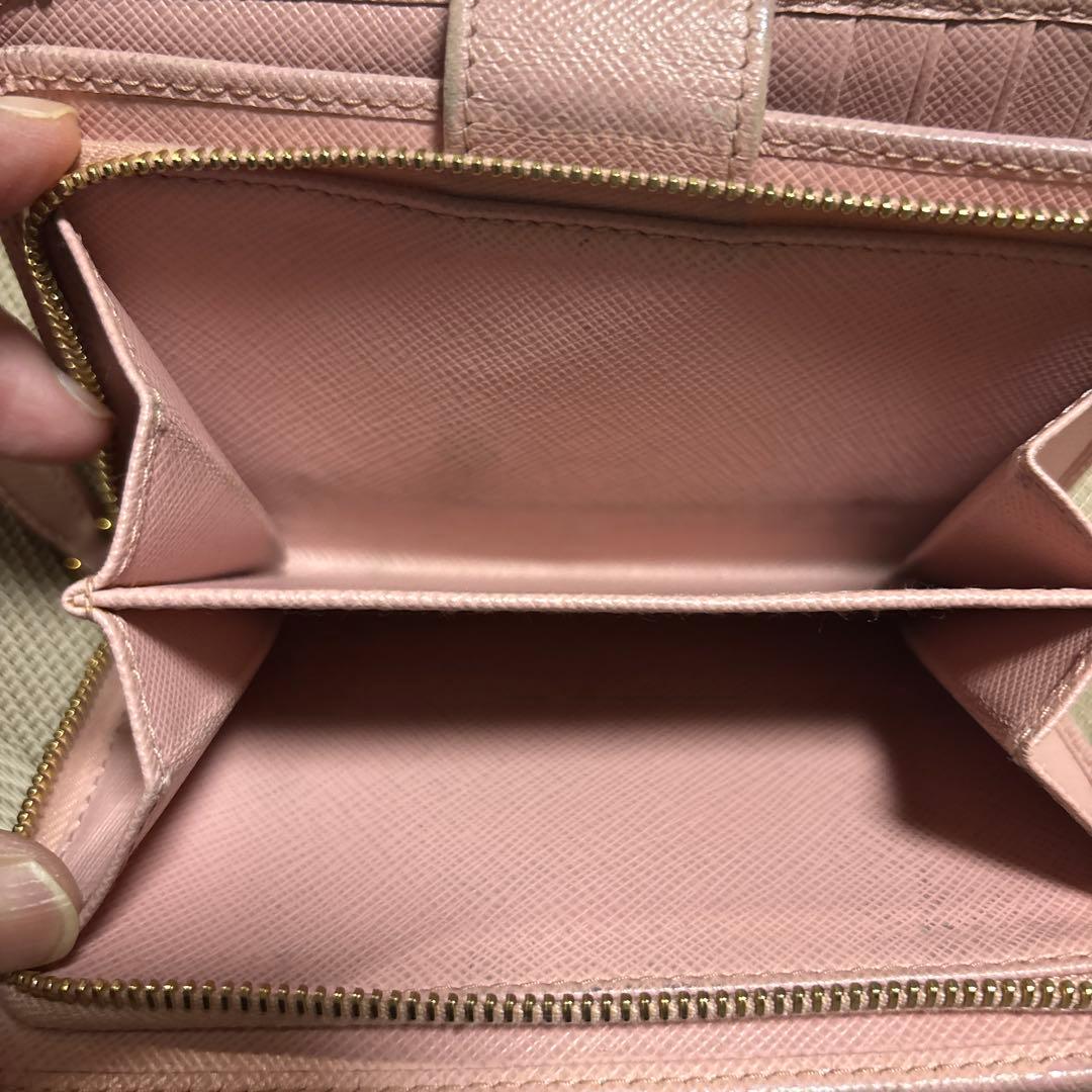 プラダサフィアーノレザー二つ折り財布ピンク