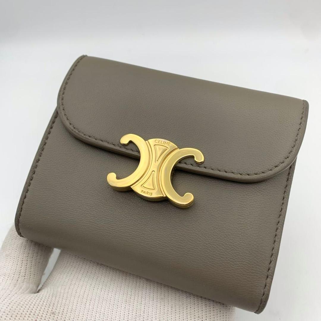 箱付き セリーヌ コンパクトウォレット 財布 トリオンフ フラップ 金具 グレー