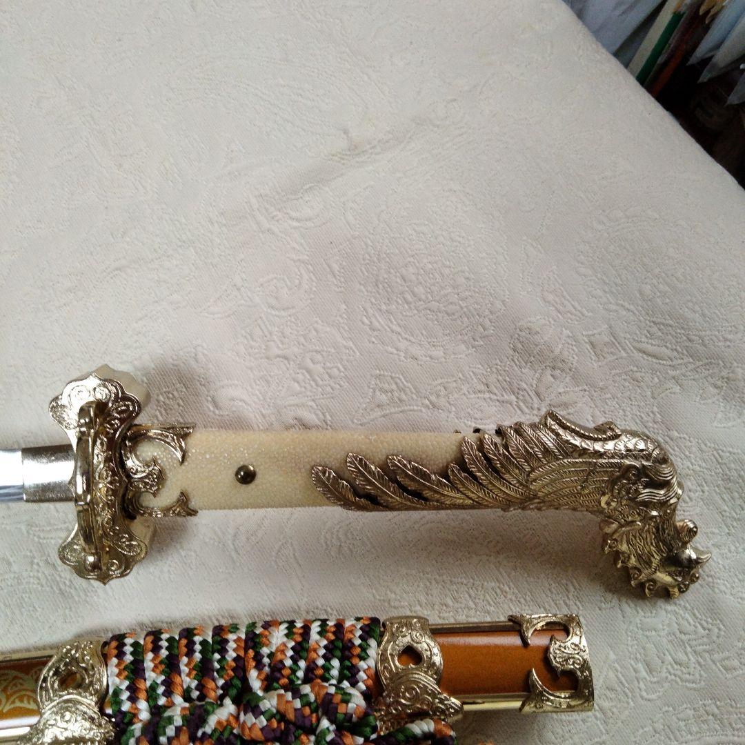 最終価格金色装飾の刀 鳥ハンドル付き端午の節句用模造太刀