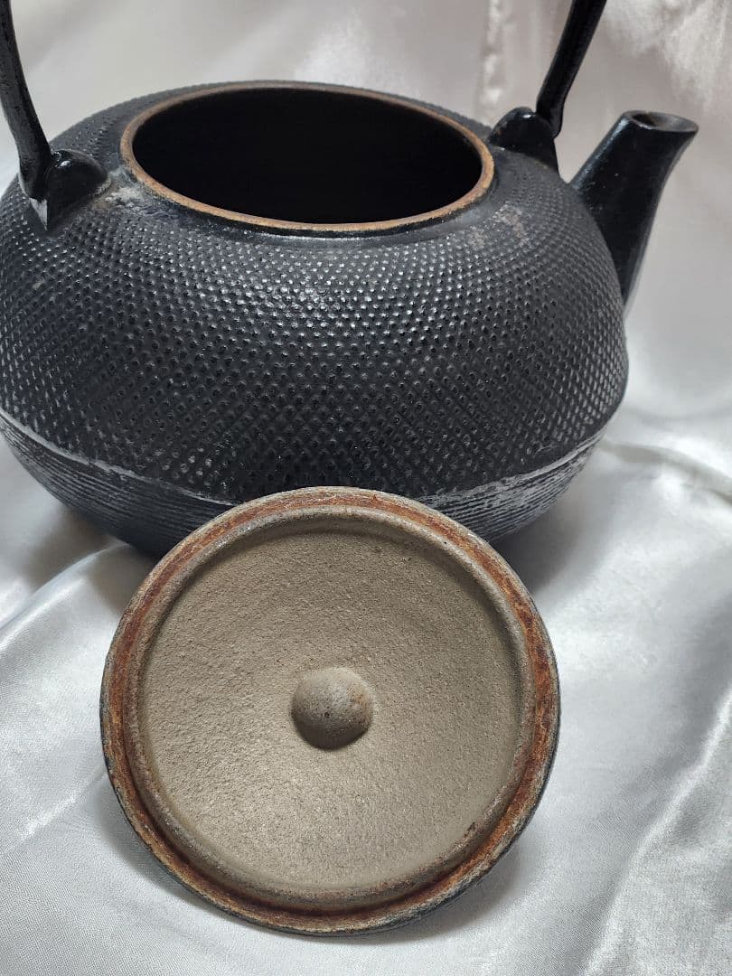 黒い鋳鉄製鉄瓶(昭和レトロ)