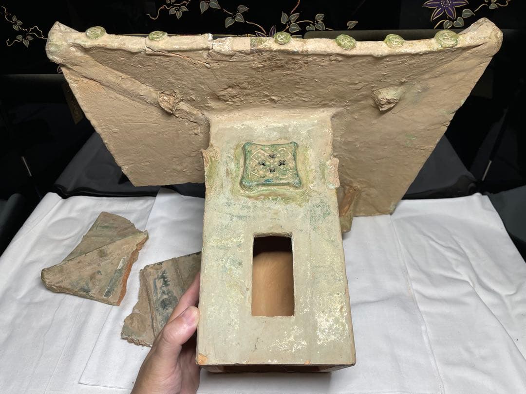 漢代陶器。漢時代。漢綠釉。約2000年。古美術。骨董品。殘品。舊家蔵出し。