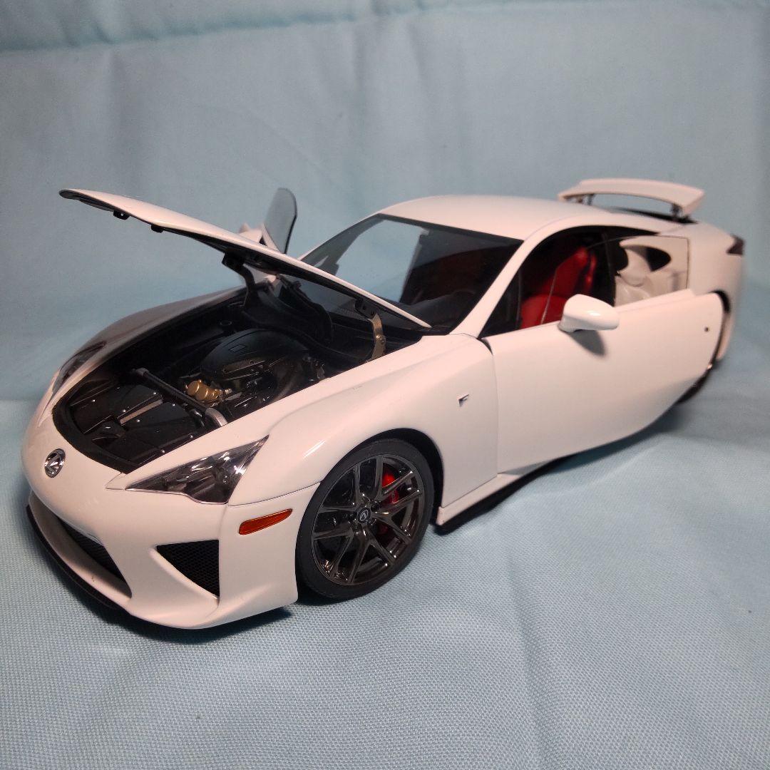 レクサス LFA オートアート 1/18