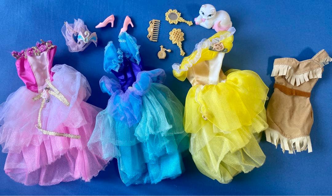 Barbie 7体 & 車　(セット売りのみ可)