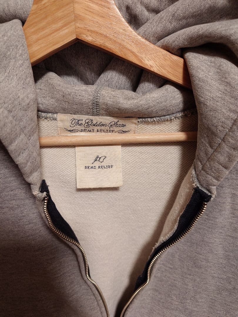 レミレリーフ グレー ジップアップパーカー
