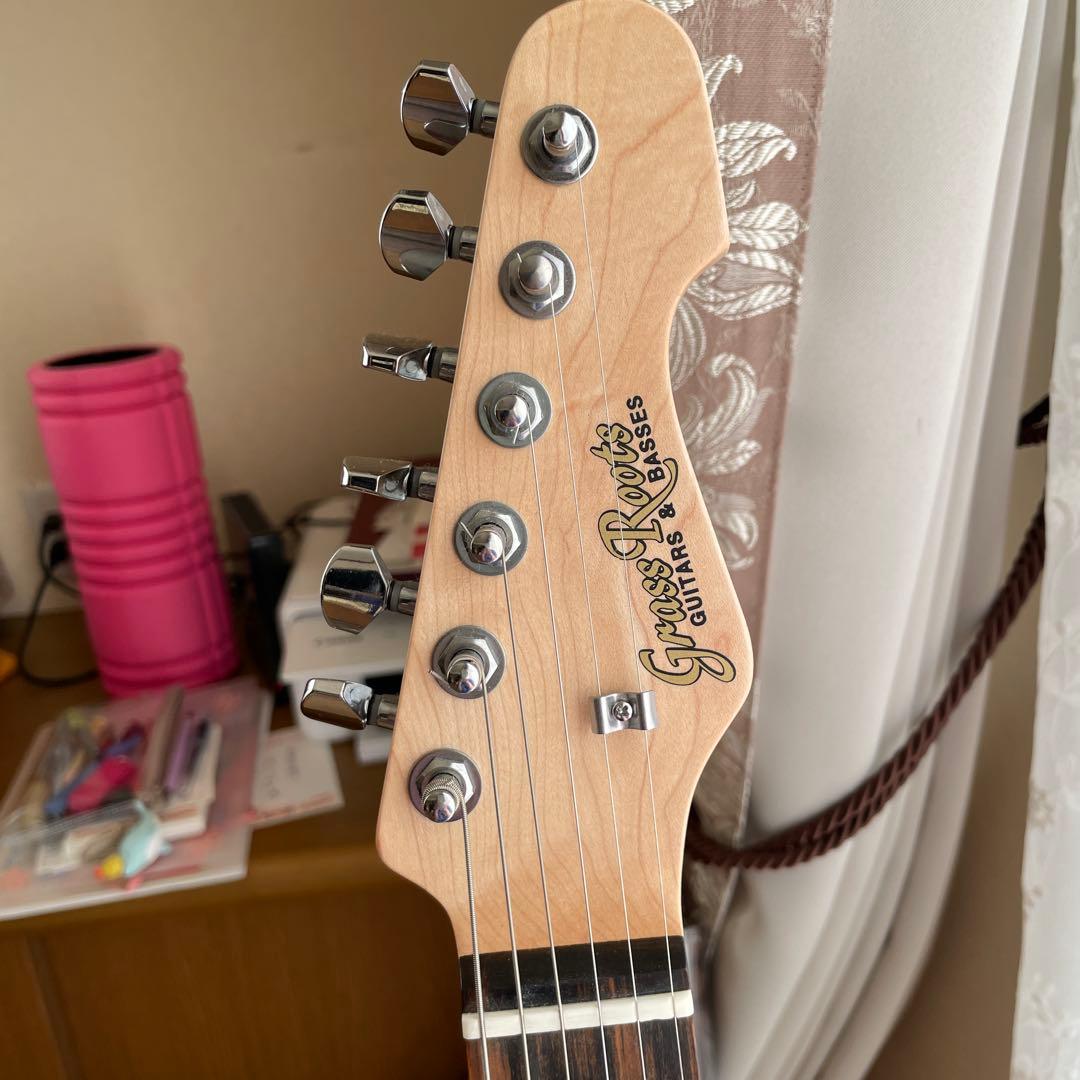 Hiroです。 エレキギター 赤