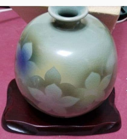 お値下げ九谷焼久谷花入れです