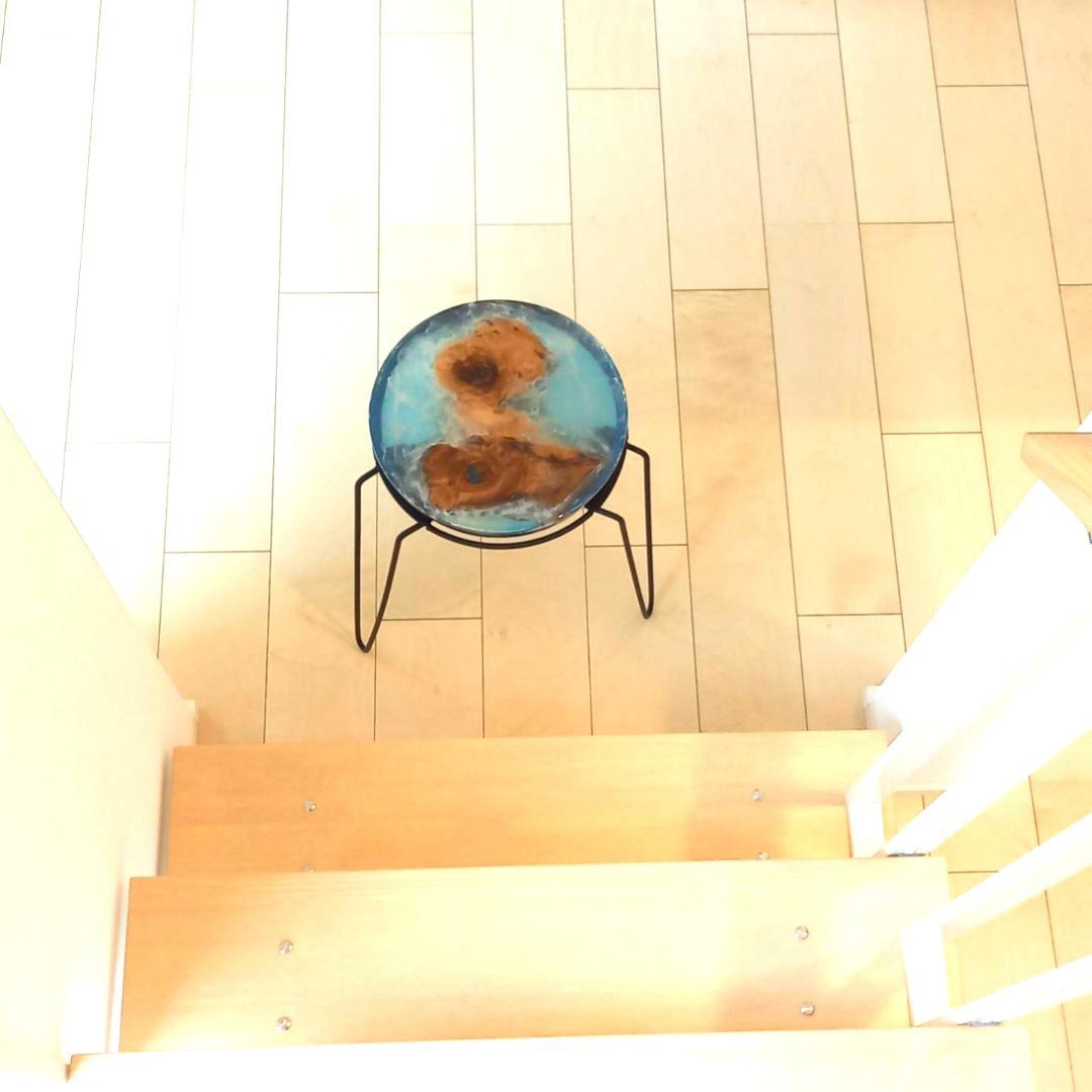 おー　レジンサイドテーブル　樺　瘤