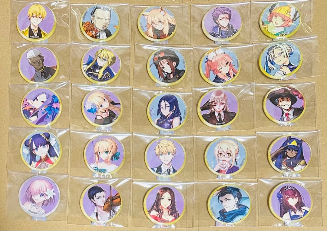 Fate/GrandOrder 霊基召喚缶バッジ 51個 チケットフォルダー