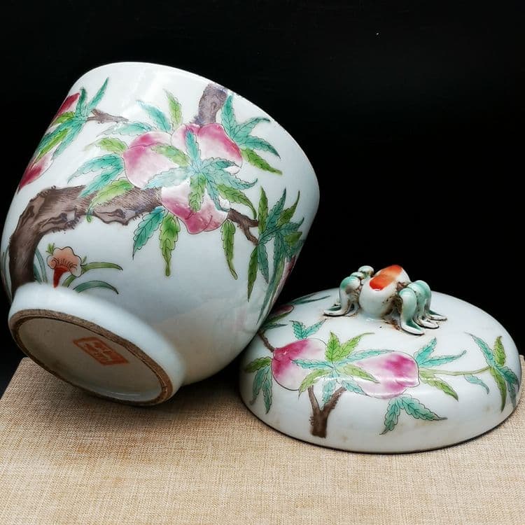 民国粉彩九桃五福紋蓋缶 現代工芸品 美術品 置物