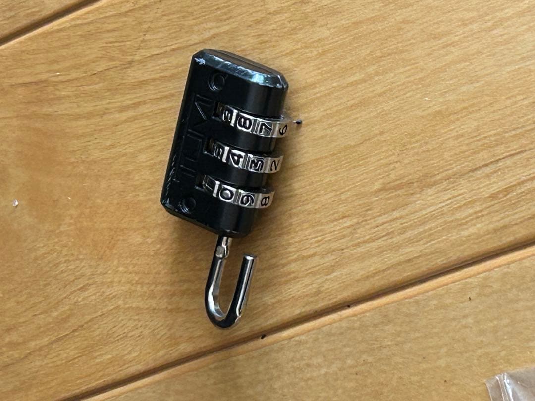 トゥミ　キャリーケース　容量可変式