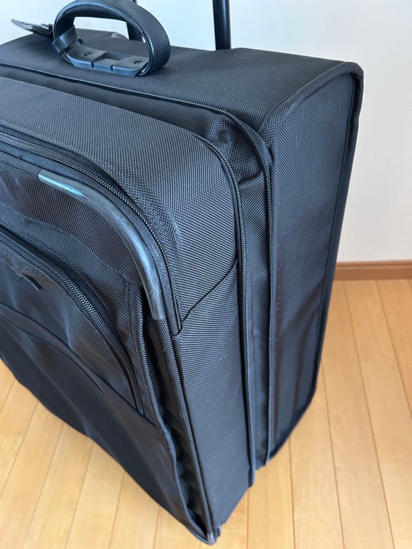 トゥミ　キャリーケース　容量可変式