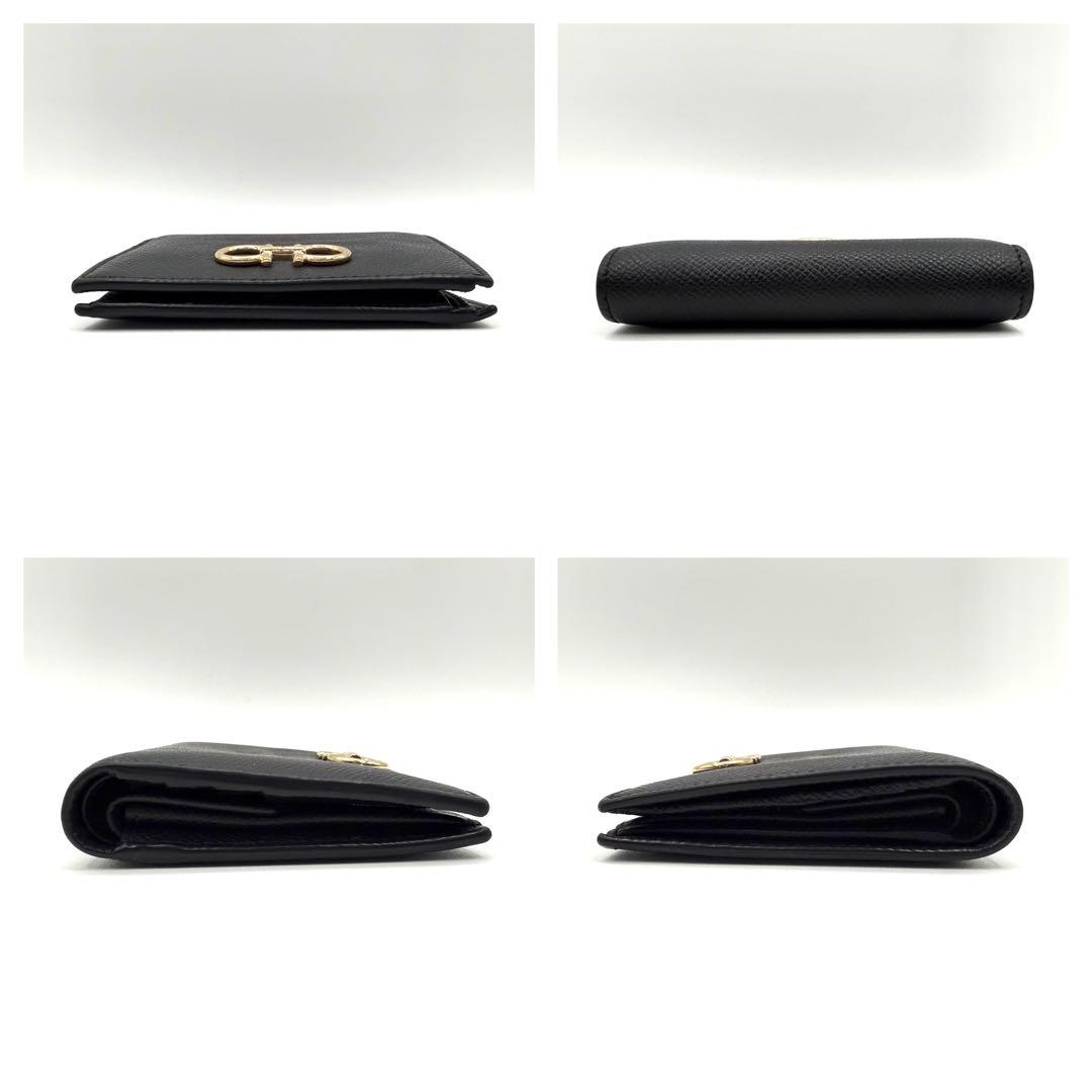 超美品　Salvatore Ferragamo ブラック 二つ折り財布　レザー