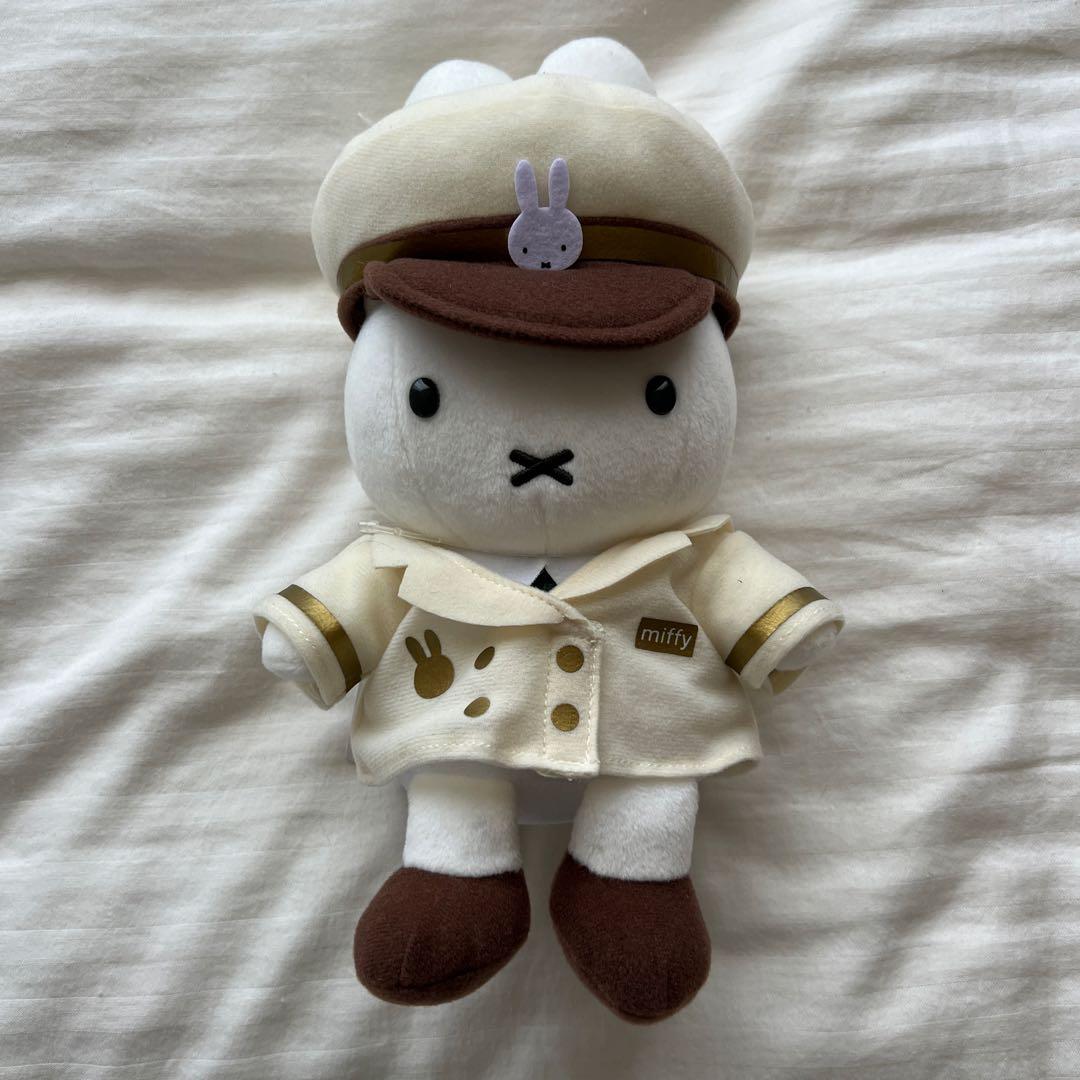 東京駅店限定駅長さんミッフィーぬいぐるみ