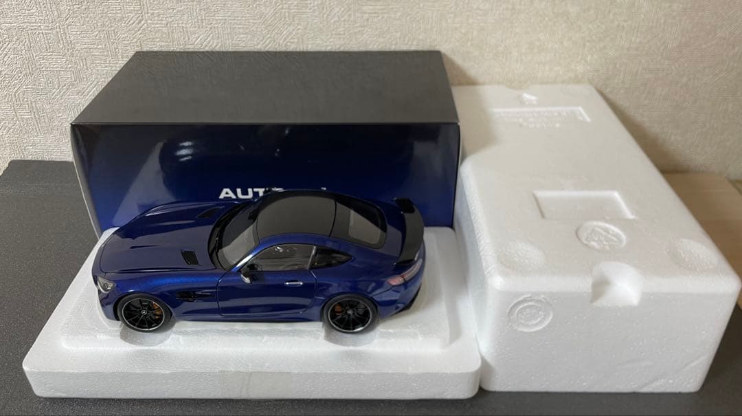 【新品同様】オートアート 1/18 AMG GT R 76334