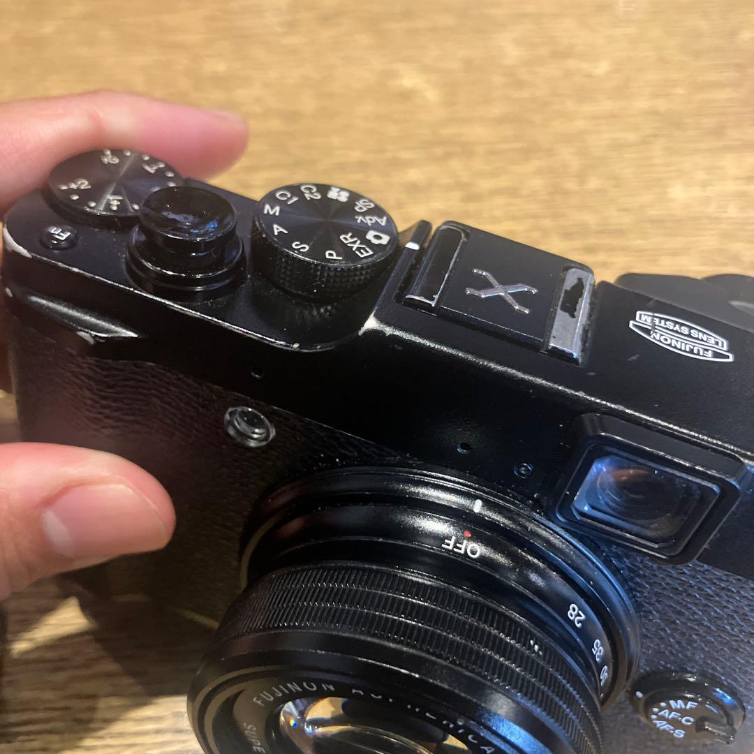 Fujifilm X10 富士フィルム　コンパクトデジタルカメラ