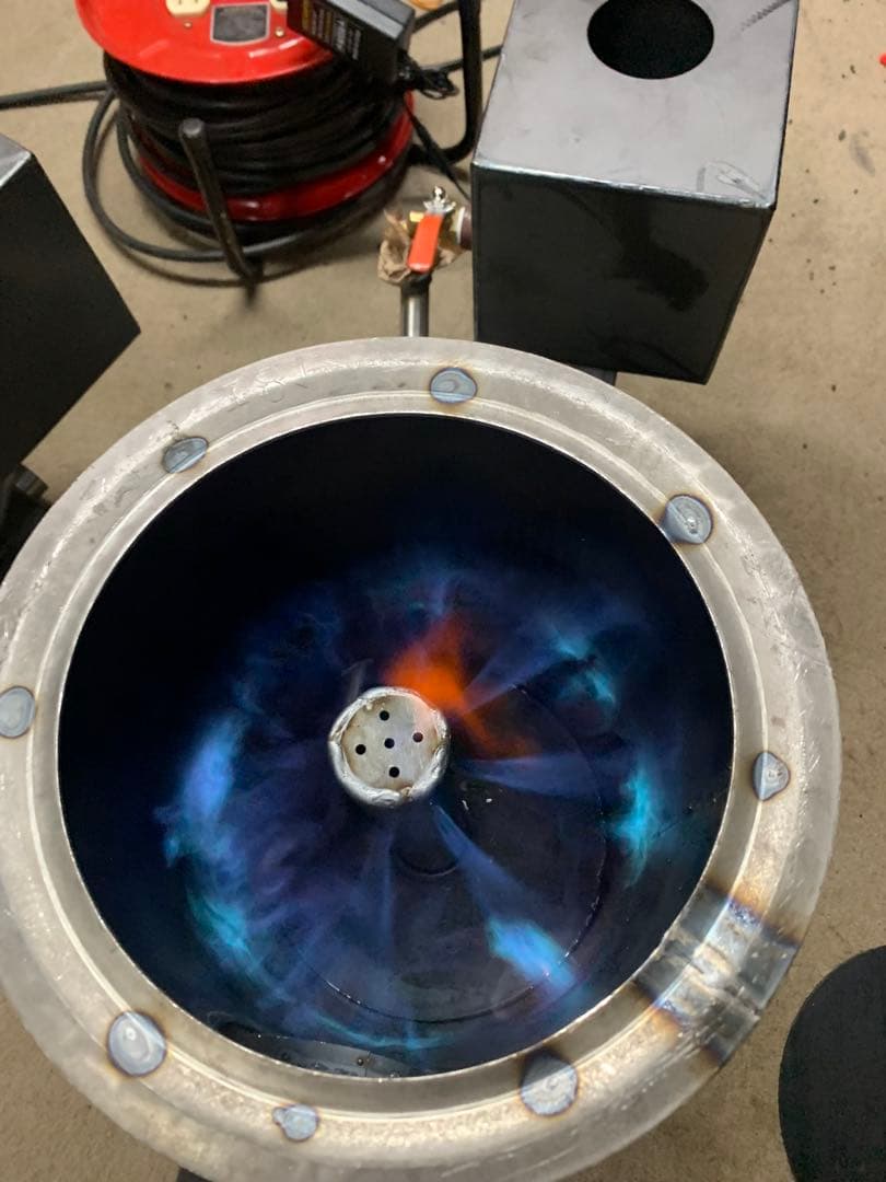 廃油ストーブ 煙突アダプタ付き80mm、100mm煙突使えます。