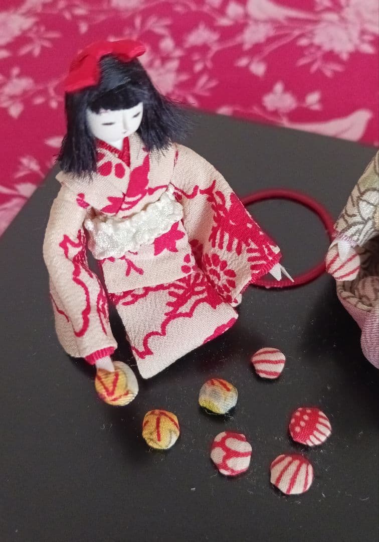 芦屋 ちぐさ人形「お手玉遊び」