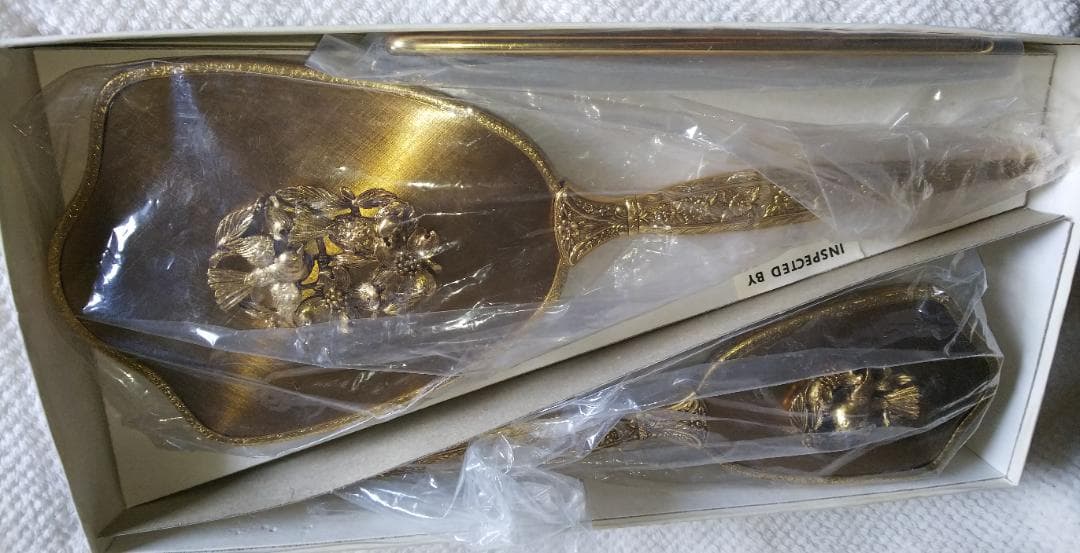 手鏡ミラー、ブラシ、コーム 3点 真鍮 彫刻 レトロ インテリアコレクション