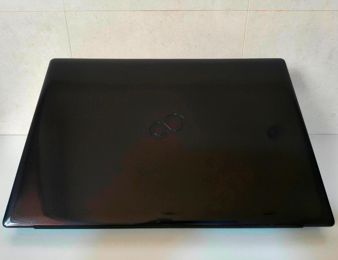 富士通　FMV　LIFEBOOK　Core i5　16GB　SSD 512GB