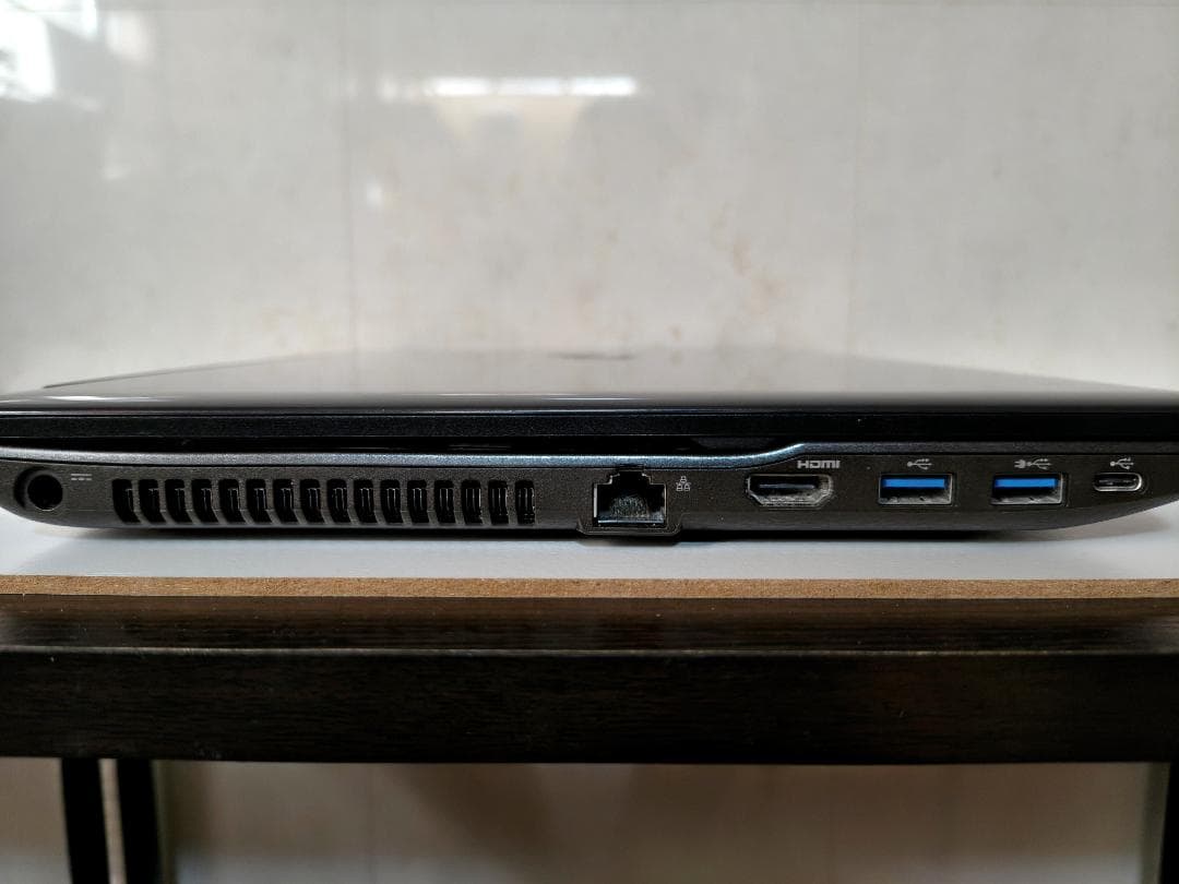 富士通　FMV　LIFEBOOK　Core i5　16GB　SSD 512GB