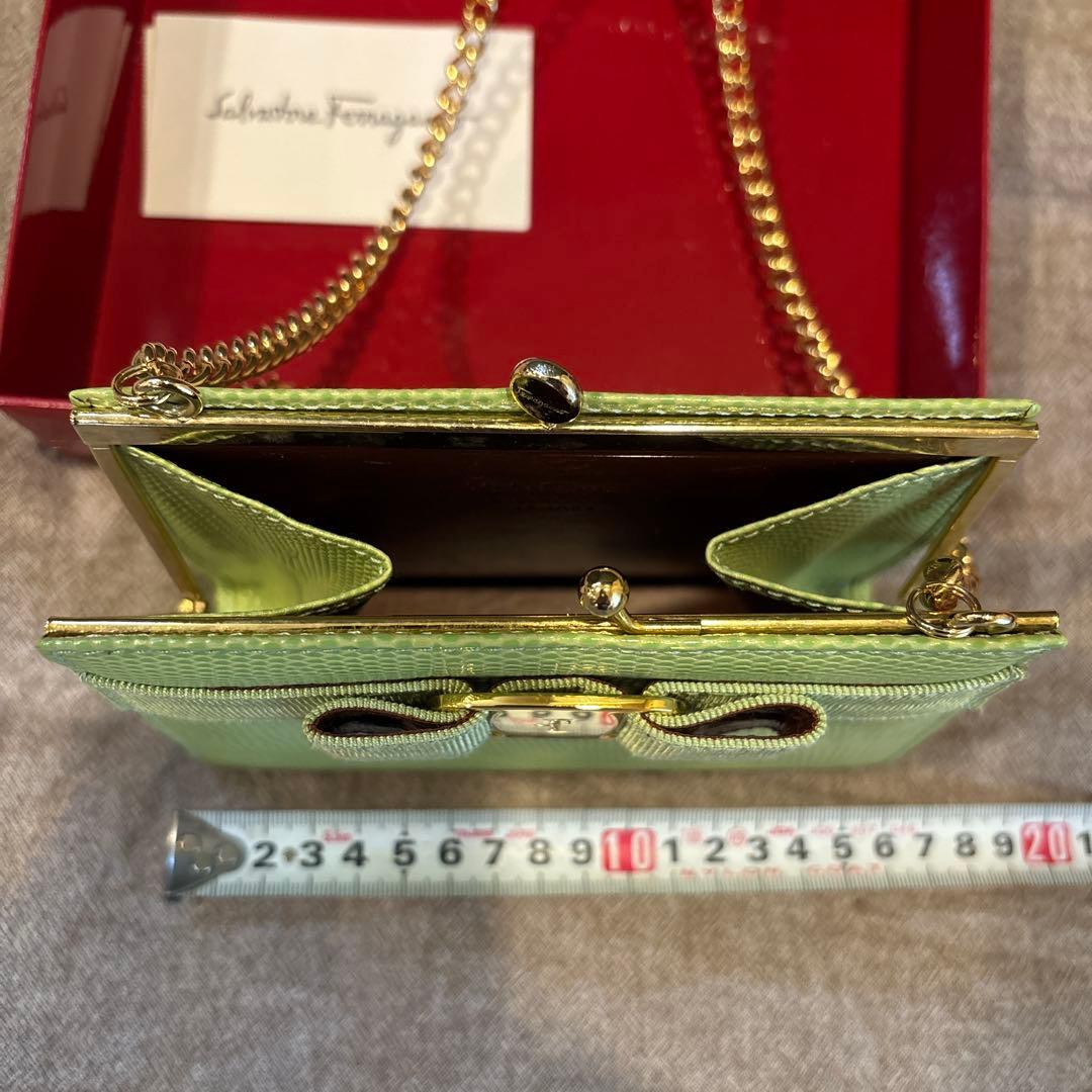 フェラガモ Ferragamo ショルダーバック グリーン ゴールドチ