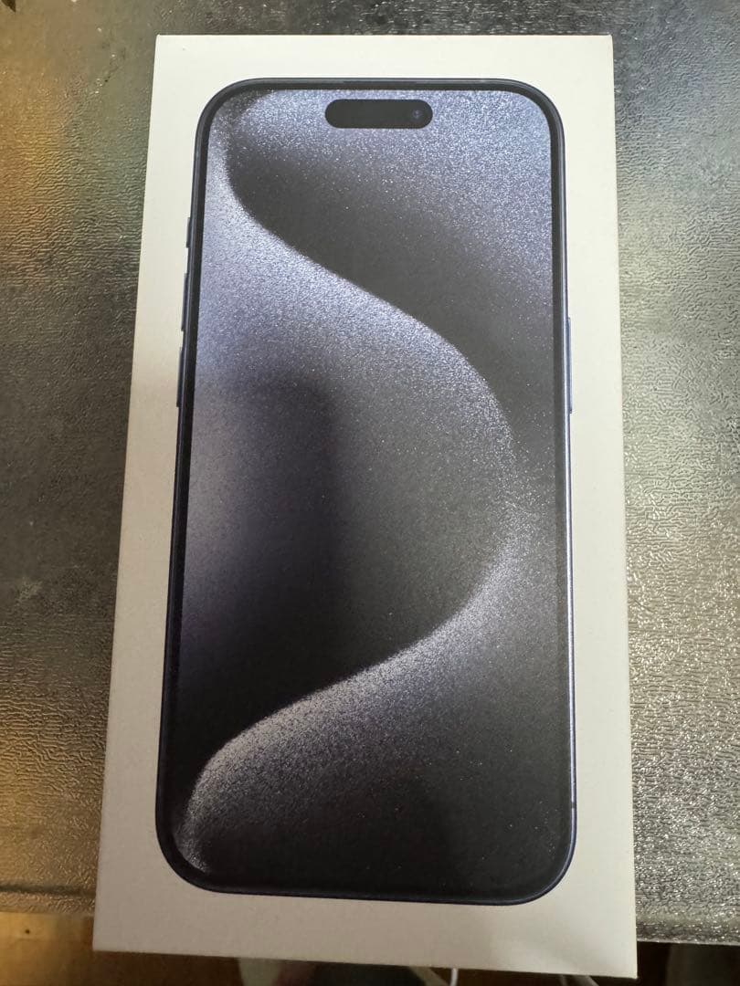 Liora_K_0101iPhone 15 Pro ブルーチタニウム