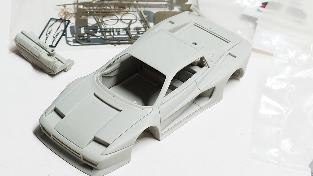 Ferrari Testarossa Koenig 1985 未組立モデルキット