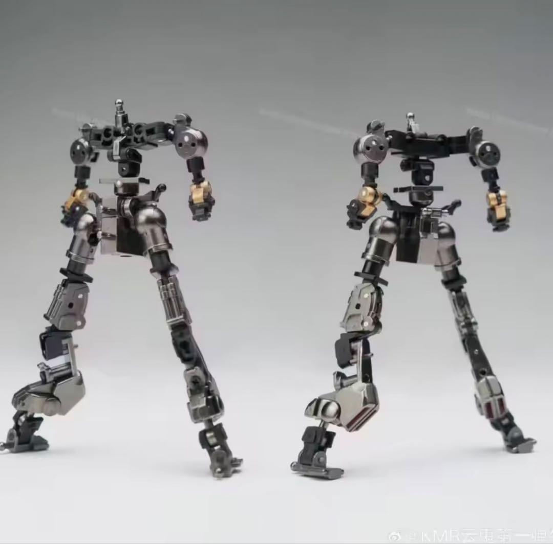 海外製　ハイニューガンダム　(バンダイ製で1/144 相当サイズ)