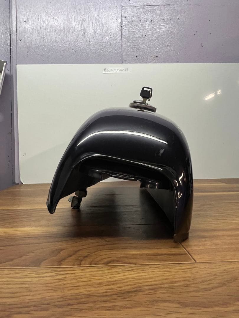 【送料込み】外品⭐︎エイプ50 ガソリンタンク⭐︎カギ付き