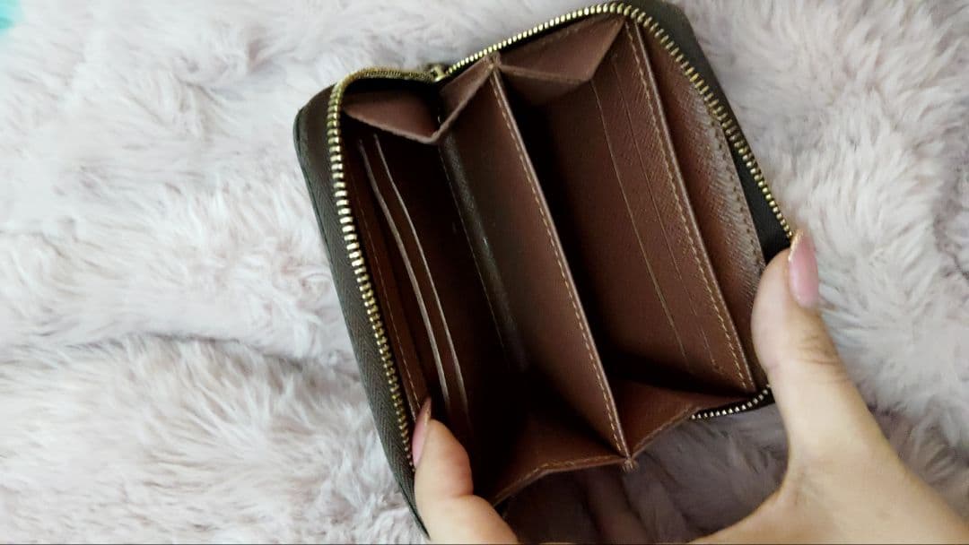 VUITTON 小銭入れ