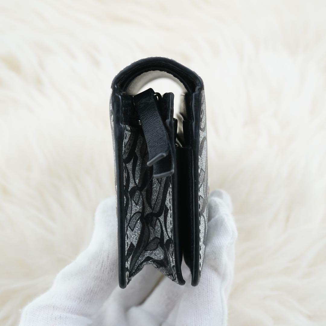 ほぼ未使用品　箱・タグ付き　jimmy choo ジミーチュウ　折り財布　ロゴ