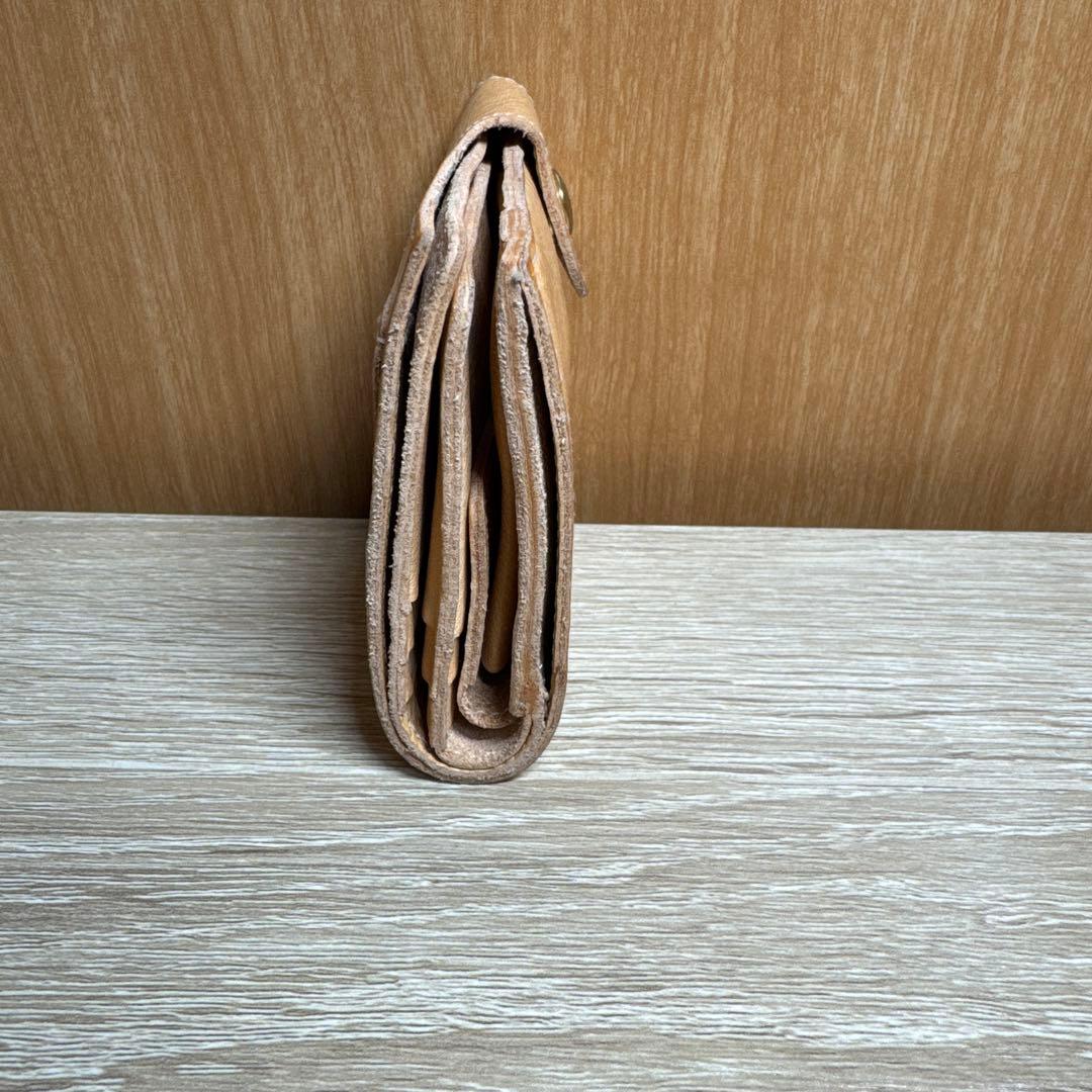 イルビゾンテ　折り財布　男女問わず ナチュラルヌメ IL BISONTE