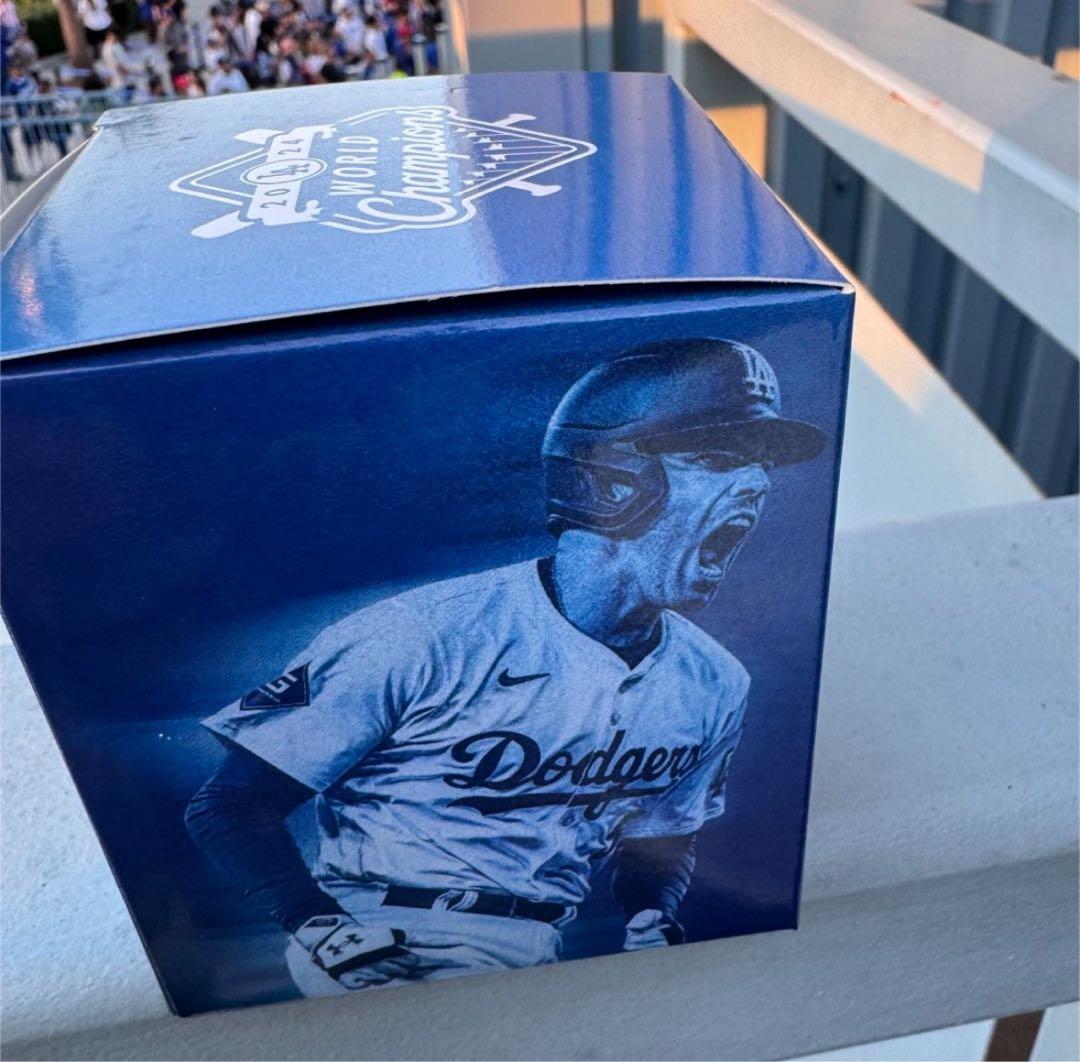 MVPトリオ　大谷翔平　フリーマン　ベッツ　ワールドチャンピオン　リング　冊子付