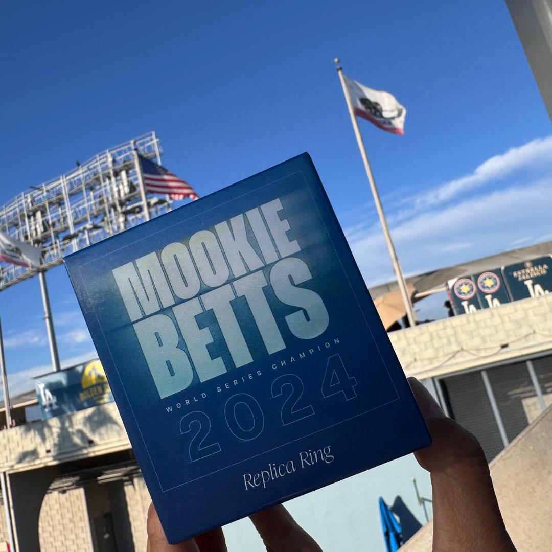 MVPトリオ　大谷翔平　フリーマン　ベッツ　ワールドチャンピオン　リング　冊子付