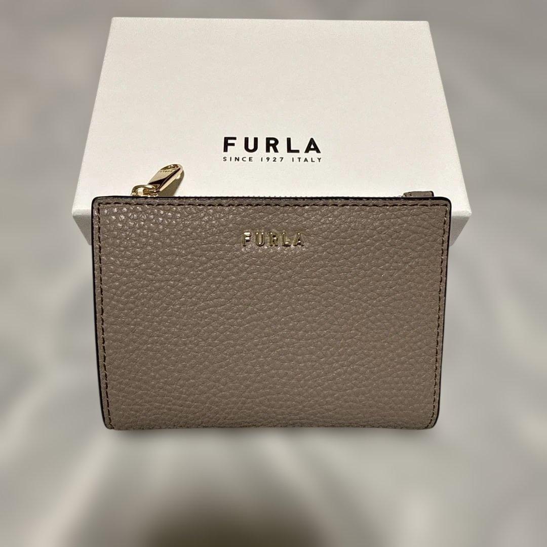 FURLA グレー 二つ折り財布