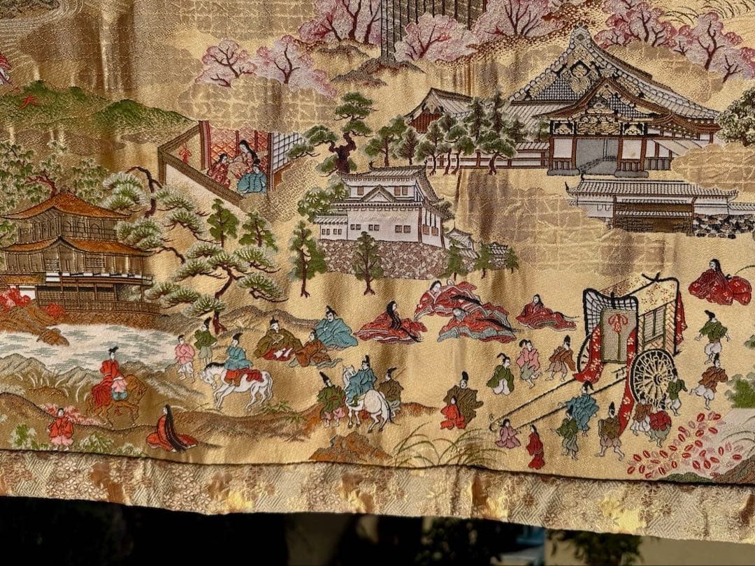京都　美しい西陣織　絹タペストリー　日本の伝統刺繍　染織布　伝統工芸　シルク