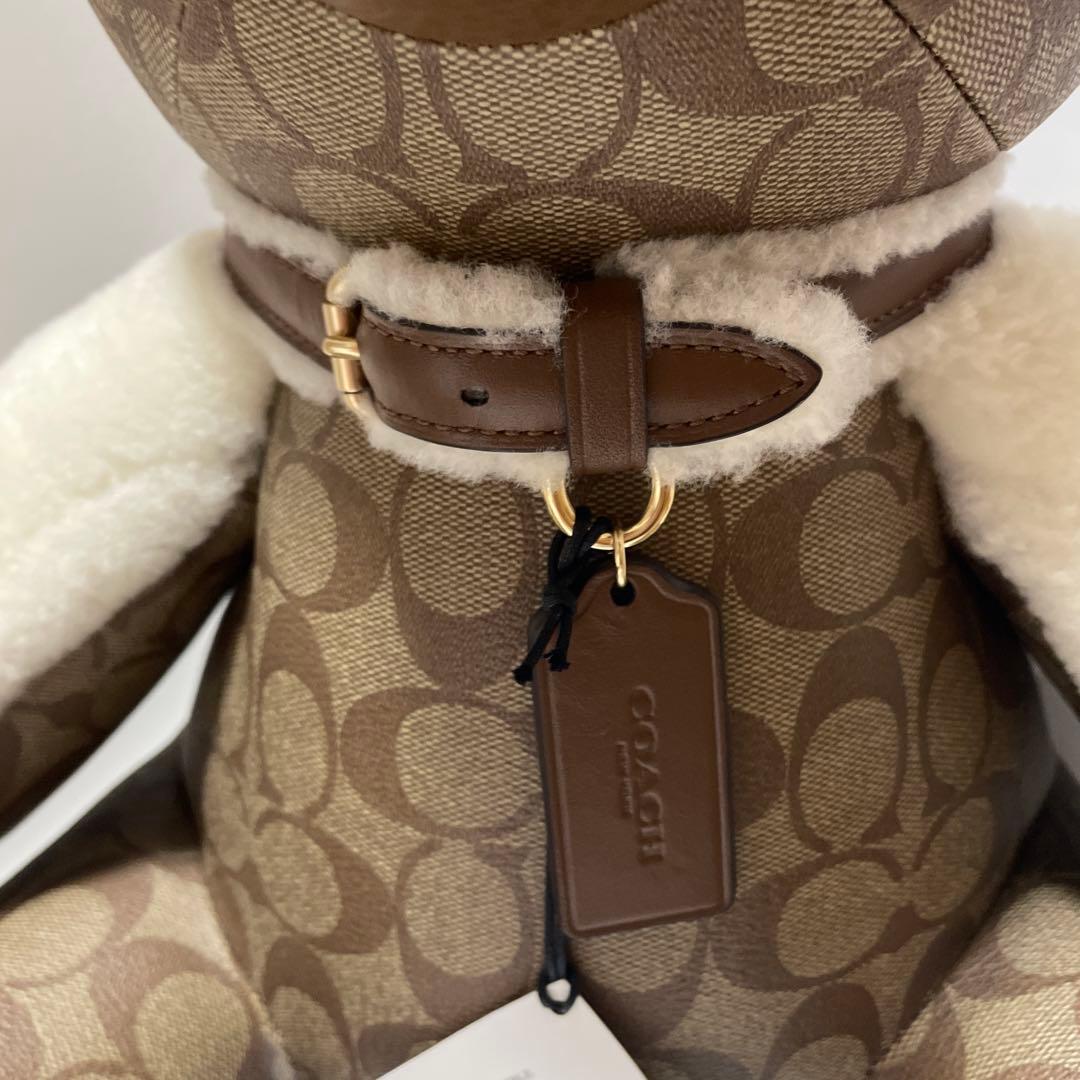 コーチクマのぬいぐるみ