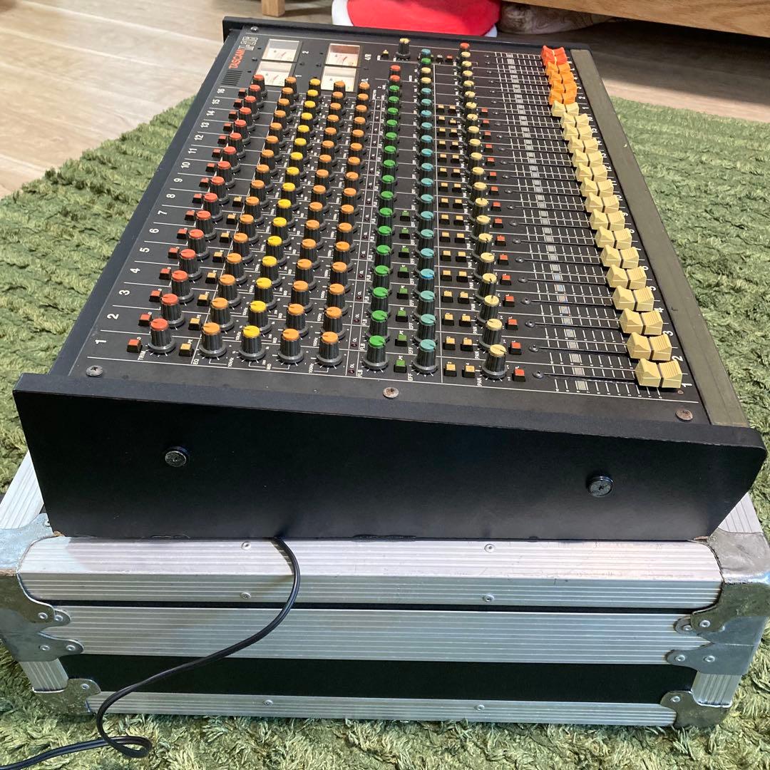 TASCAM M-216 ビンテージアナログミキサー ハードケース付き