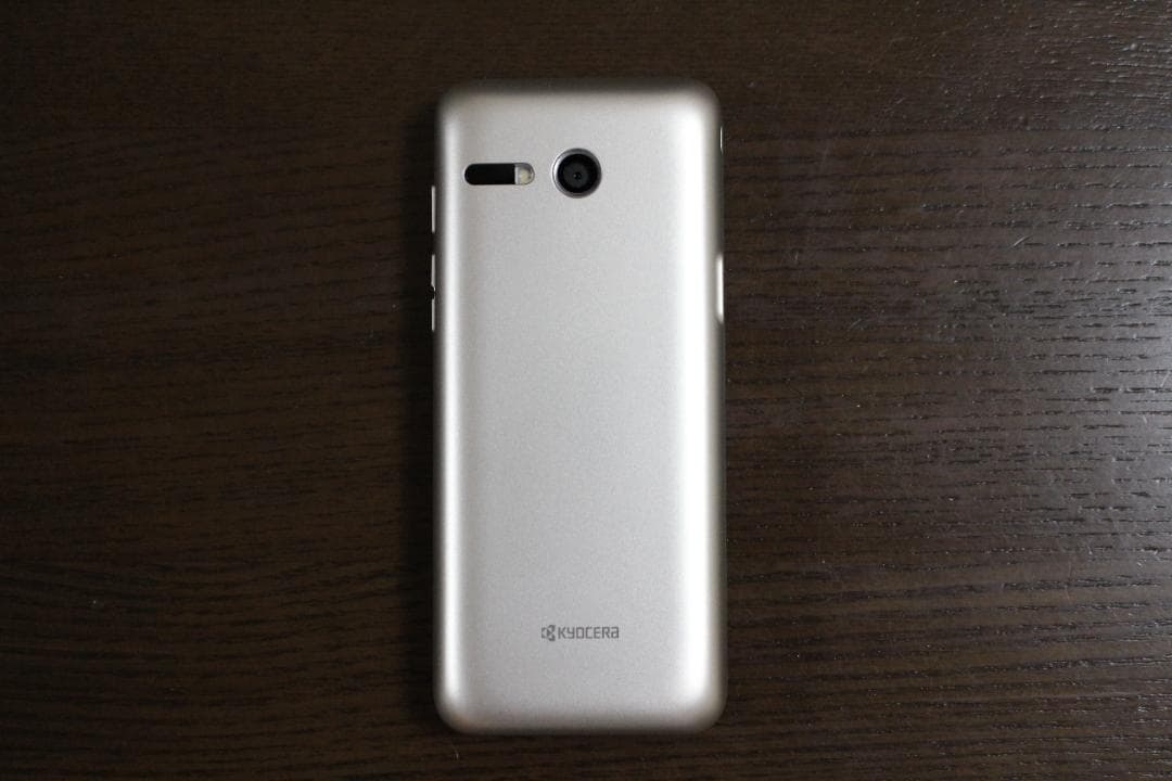 【ほぼ新品】京セラ かんたんケータイ KYF41 シャンパンゴールド