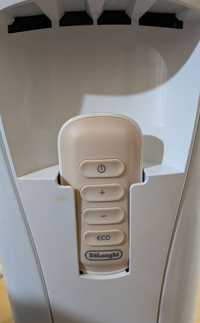 デロンギ 　ワンシーズンのみ使用　オイルヒーター 【RHJ75V0915-PK】