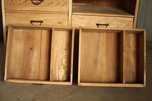 古い木製の引き出し　12杯　タンス　収納　古家具　古民家