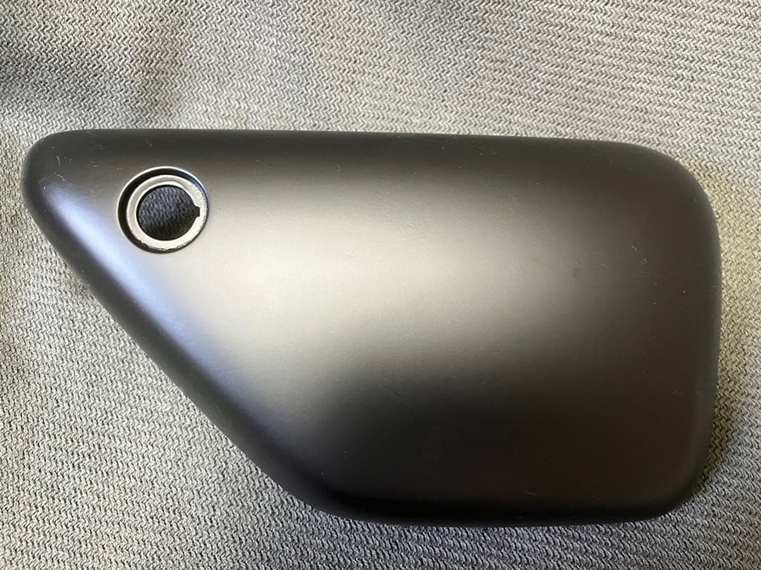 CB400ss バイクタンク マットオリーブ　サイドカバー