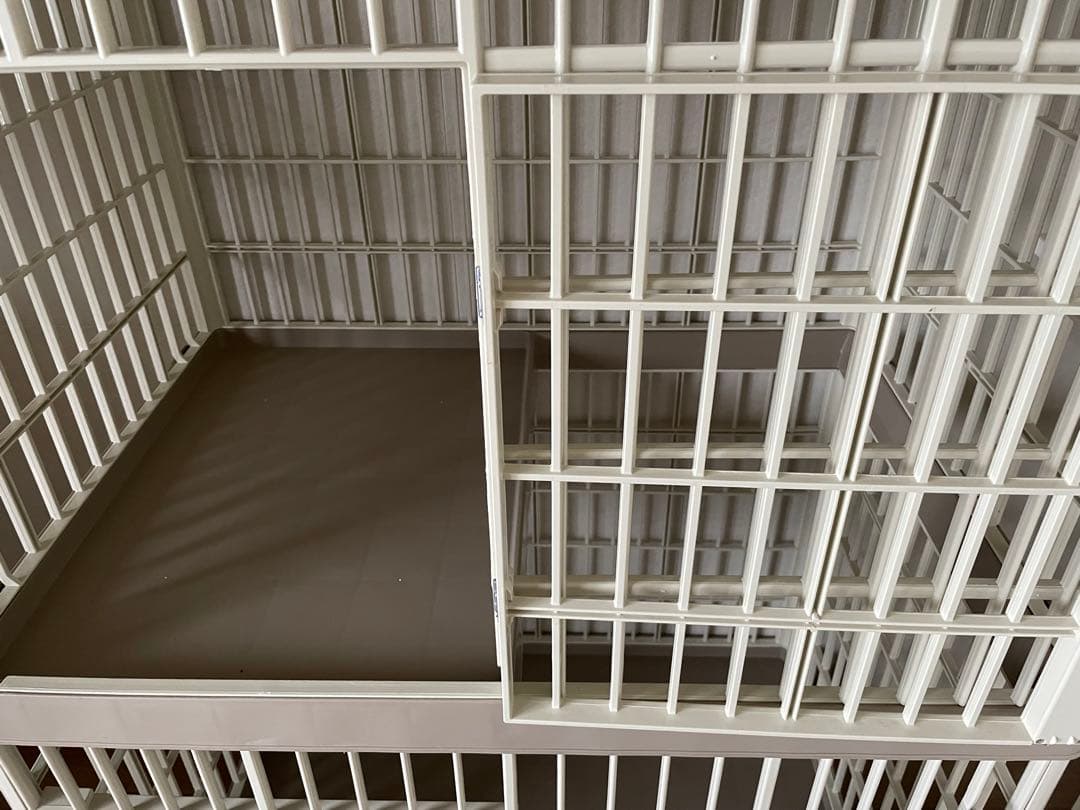 猫・犬用 プラスチック ケージ 二段 ベージュ アイリスオーヤマ コロコロ付き