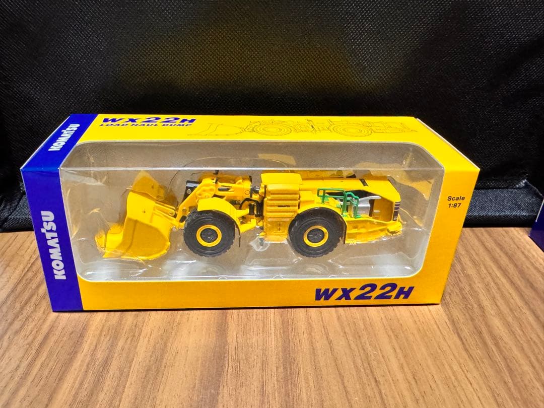 コマツ　オリジナルミニチュア　非売品　4個セット　ミニカー 乃木フェスポスター