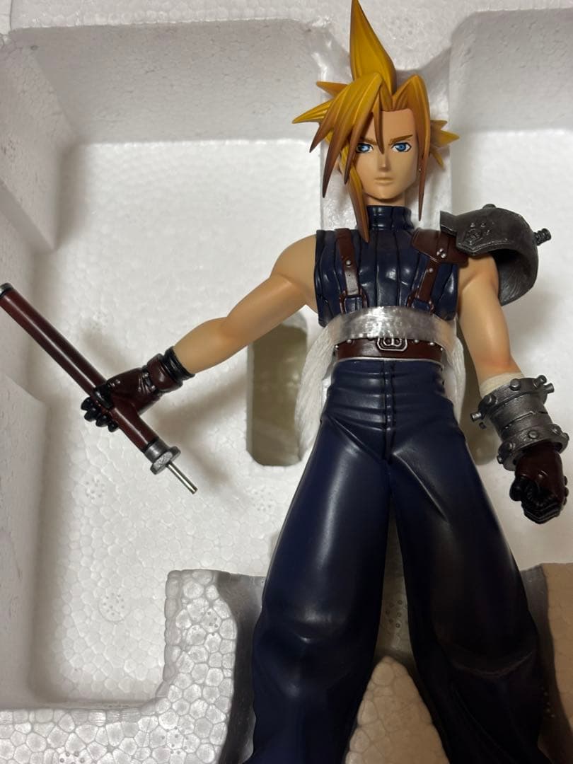 ファイナルファンタジー7 コールドキャスト クラウド　フィギュア